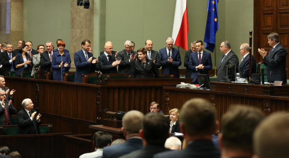 Beata Szydło, expose: Godzinowa płaca minimalna to dobry pomysł?