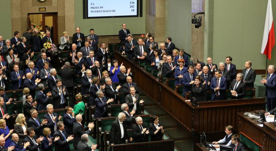 PiS chce ograniczyć odprawy dla prezesów spółek Skarbu Państwa