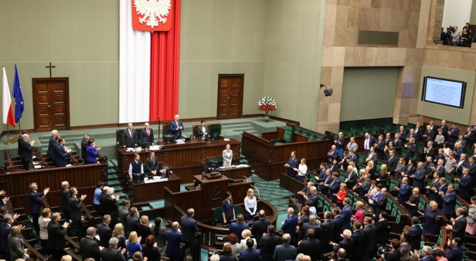 II posiedzenie Sejmu, harmonogram, komisje: Nad czym obradują posłowie?