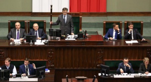 Sejm pracuje nad objęciem celników emeryturami mundurowymi