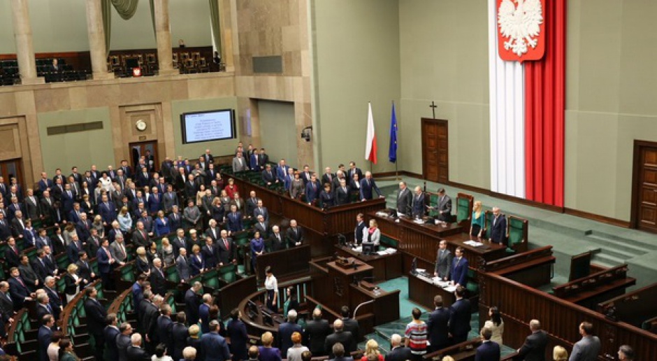 Sejm rozpoczął obrady uhonorowaniem ofiar Wielkiego Głodu na Ukrainie