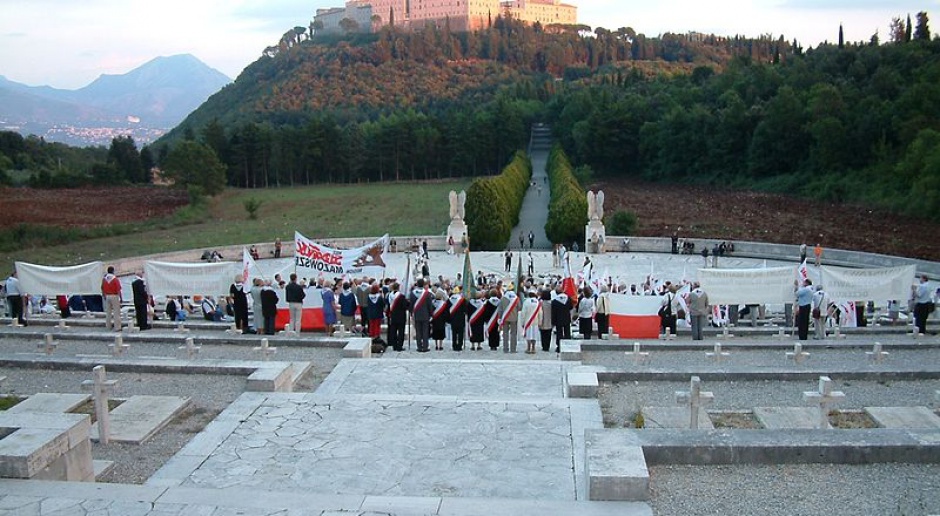 Cmentarz na Monte Cassino został zdegradowany. W tej sprawie PiS i PO są zgodne