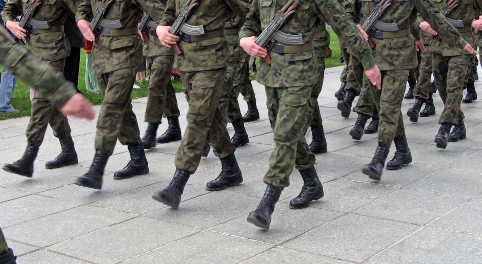PiS chce, by kontrakty dla żołnierzy mogły obowiązywać dłużej niż 12 lat