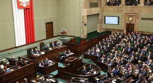 Projekt PiS ws. połączenia funkcji ministra sprawiedliwości i prokuratora trafił do komisji