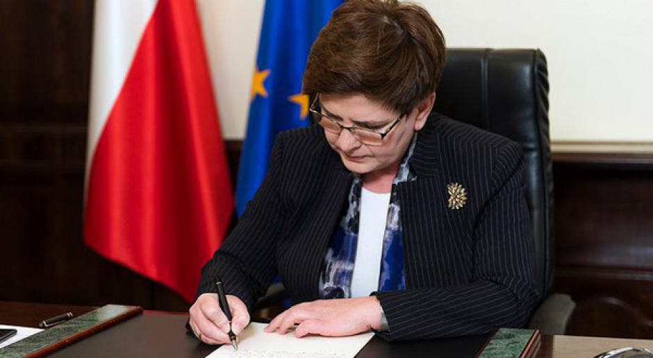 Premier Beata Szydło odpowiada na list dziewięcioletniej dziewczynki z Mikołowa