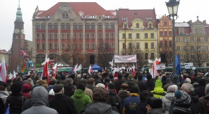 W Warszawie demonstracja KOD pod hasłem "W obronie twojej wolności"