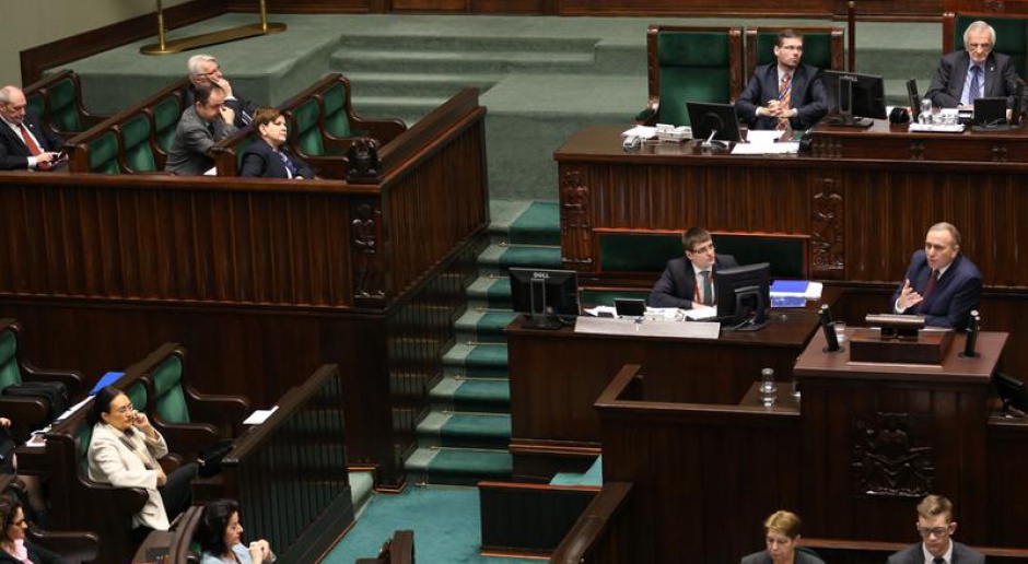 Sejm uchwalił budżet na 2016 r. Jaki będzie deficyt?