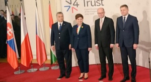 Premier Szydło przybyła do Pragi na spotkanie liderów V4