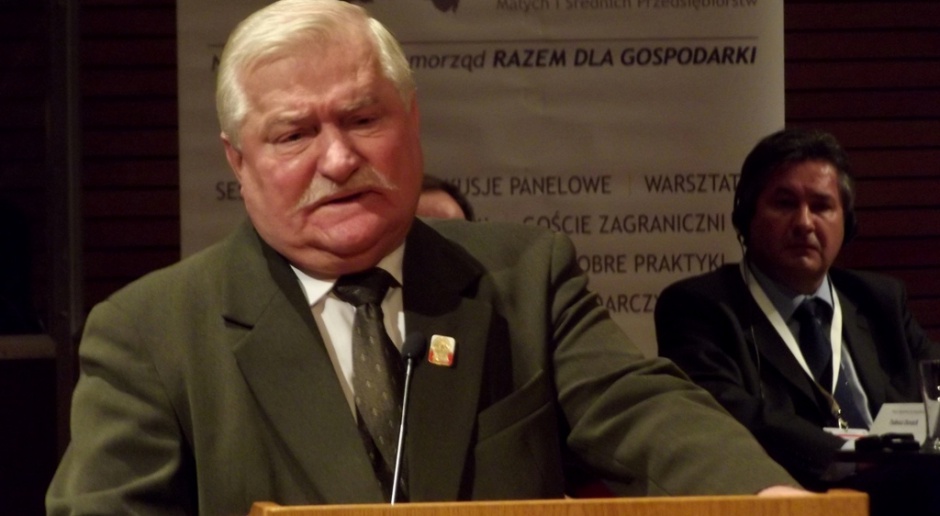 Lech Wałęsa zapowiada pozwy w sprawie &quot;szafy Kiszczaka&quot;