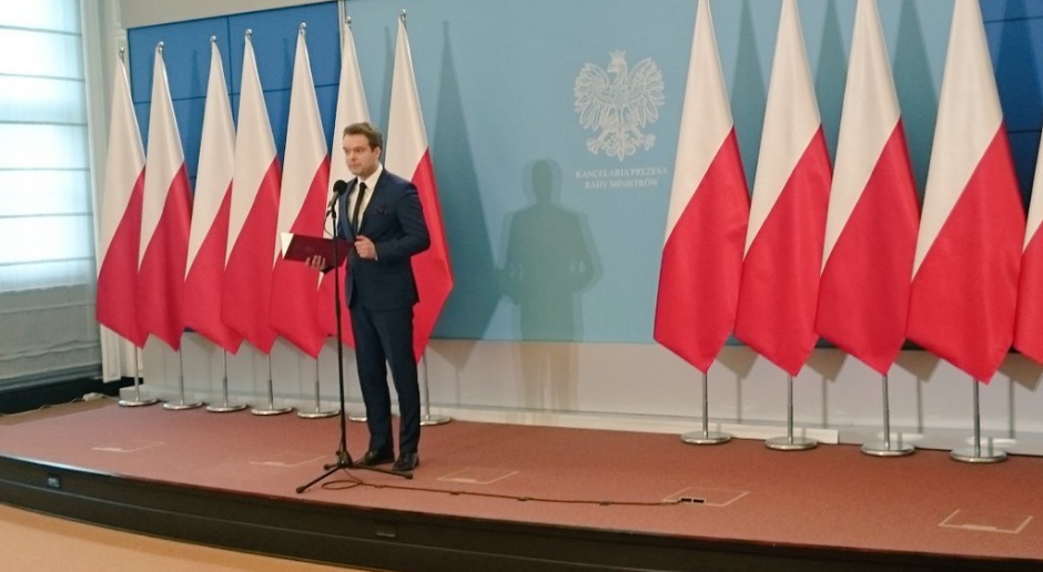 Premier skierowała opinię komisji weneckiej do Sejmu