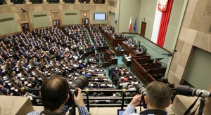 Sejm za wstrzymaniem zmian w dochodzeniu do zawodu sędziego