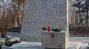 Rosja: Polska liderem wśród krajów walczących z pomnikami radzieckimi