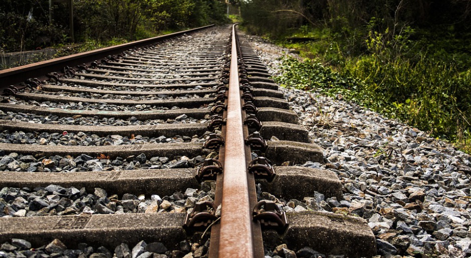 Ministerstwo infrastruktury i budownictwa znajdzie oszczędności na torach kolejowych