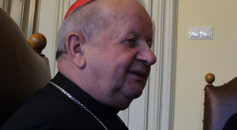 Kardynał Dziwisz: Rząd wspiera odnowę narodu