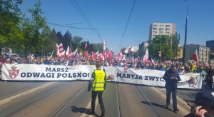 Narodowcy manifestują pod hasłem "Odwagi Polsko"