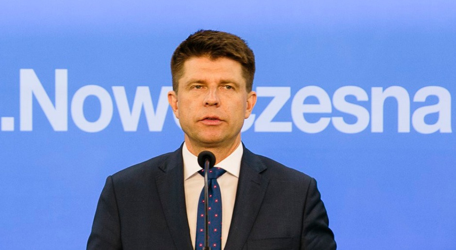Petru oskarżył PiS o hamowanie wzrostu gospodarczego Polski i złą nowelę in-house
