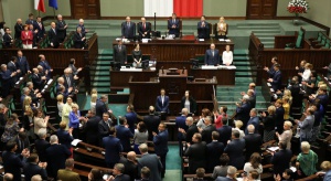 Sejm: Marszałek Kuchciński odsunął od obrad projekt o zawodzie fizjoterapeuty