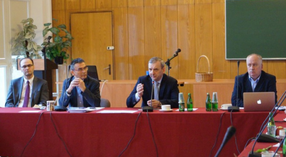 Szef ZNP pyta MEN, czy wygrana Fundacji Elbanowskich była ustawiona