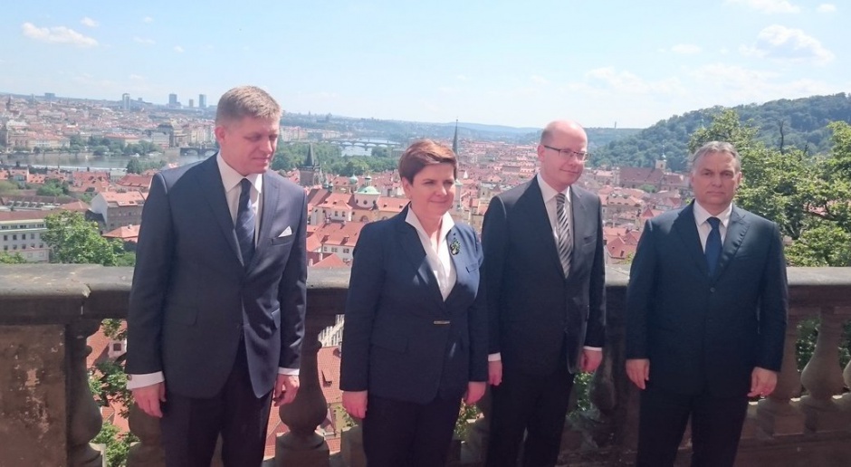 Premier Szydło przybyła na szczyt Grupy Wyszehradzkiej w Pradze