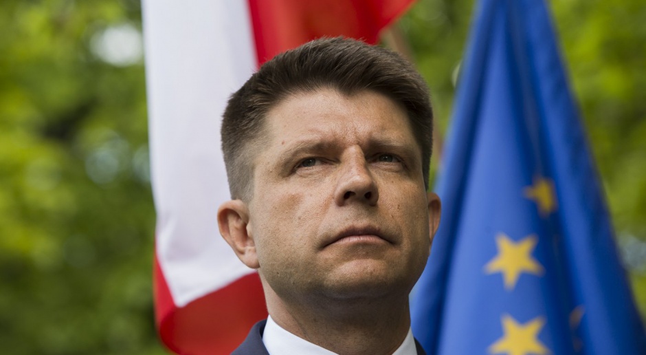 Petru: Niech PiS zapewni, że nie chce referendum w Polsce