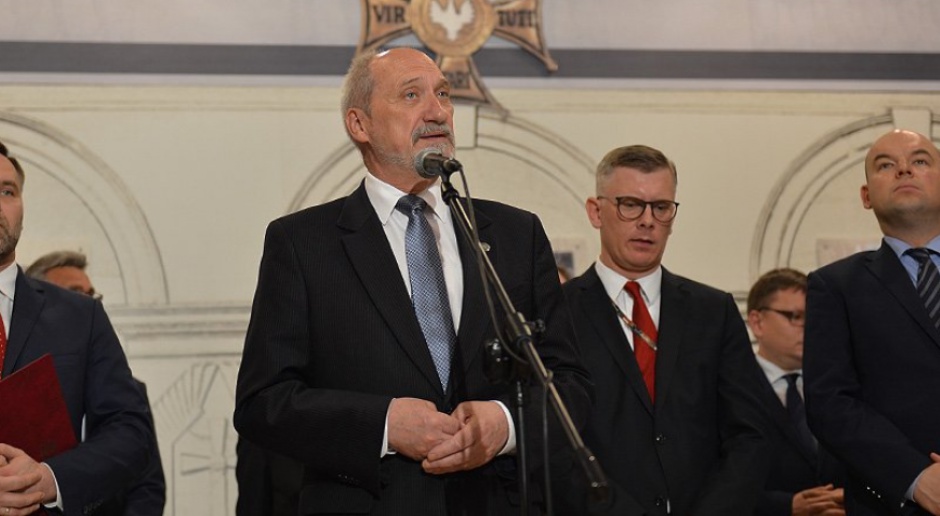 Macierewicz zapowiada nową rekonstrukcję wydarzeń z 10 kwietnia 2010 r.