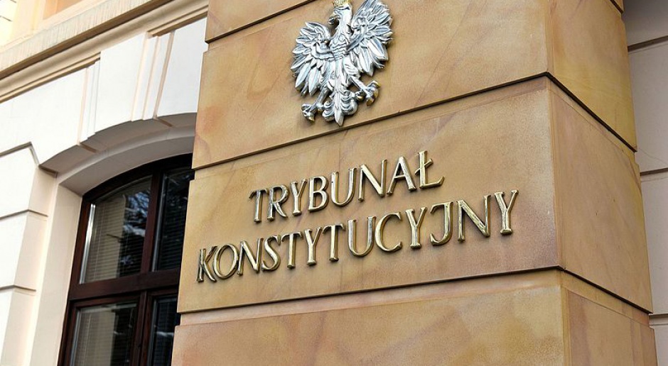 Biuro Trybunału Konstytucyjnego podało, że sędzia TK zarabia 23,1 tys. zł brutto