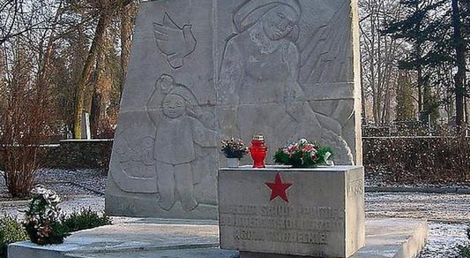 Rosyjskie MSZ potępia niszczenie radzieckich miejsc pamięci w Polsce