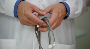 Lekarze apelują do ministra i rządu: Trzeba ograniczyć zatrudnianie na kontraktach