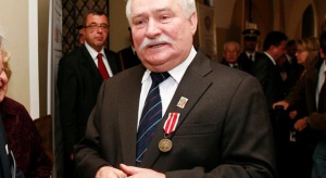 Spotkanie KOD w Białymstoku: Wałęsa o opozycji z gwizdami w tle