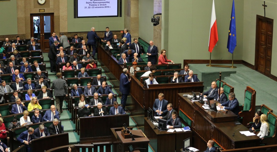 Sejm skierował do dalszych prac nowelę ustawy o transporcie kolejowym