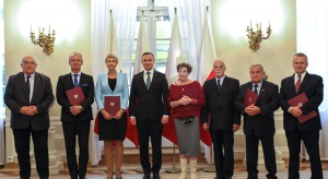 Prezydent wręczył akty nominacyjne członkom Kapituły Orderu Odrodzenia Polski