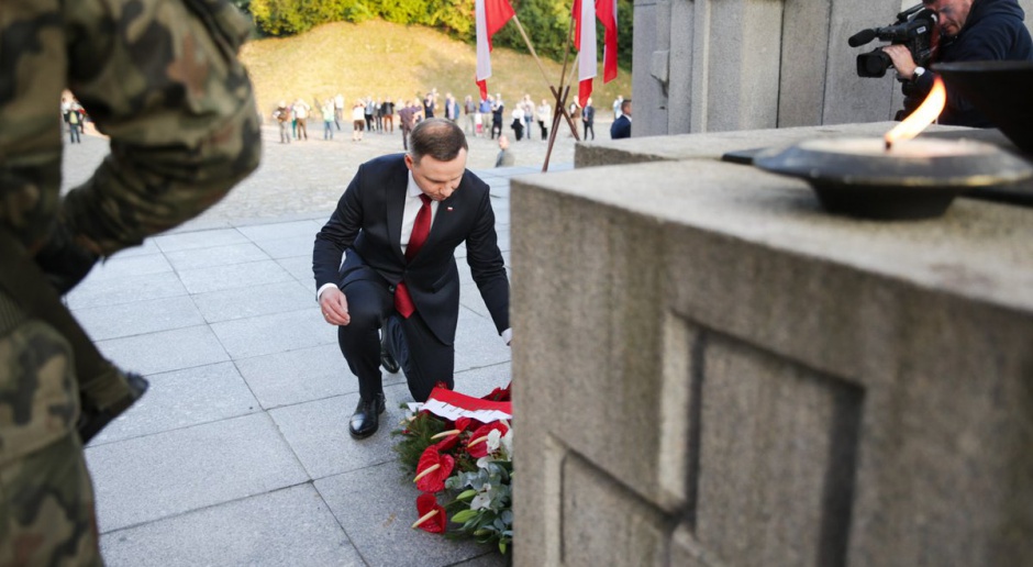 Andrzej Duda złożył kwiaty przed Pomnikiem Czynu Powstańczego na Górze Św. Anny