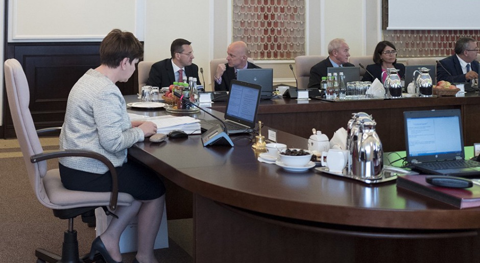Rekonstrukcja rządu: Polacy wytypowali ministrów do zmiany