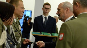 Macierewicz: Akademia Sztuki Wojennej ma kształtować elity obronności