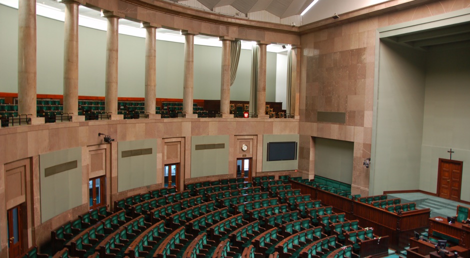 Obrady Sejmu: Spięcie wokół wycieku korespondencji sędziów TK