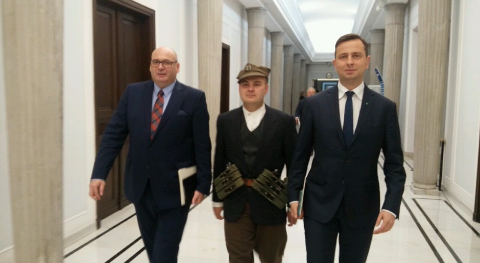 Bataliony Chłopskie: Rekonstruktorzy historyczni towarzyszyli PSL w Sejmie