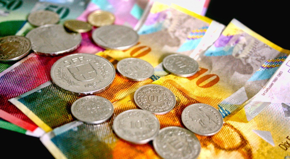 KNF: Łączne koszty prezydenckiej ustawy o zwrocie spreadów to 9,3 mld zł 
