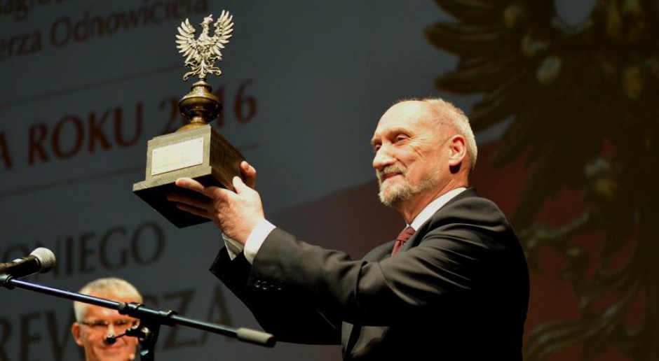 Antoni Maciarewicz uhonorowany Nagrodą &quot;Patriota Roku 2016&quot;
