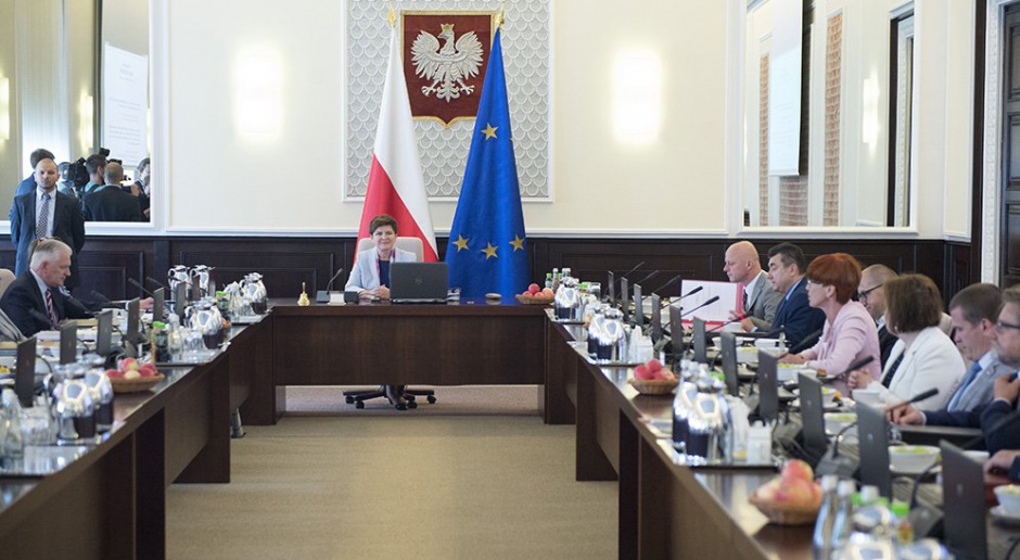 Polski rząd nie widzi prawnej możliwości wykonania zaleceń KE