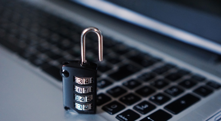 Ataki hakerskie, Streżyńska: Państwa UE muszą powołać instytucje ds. bezpieczeństwa sieci telekomunikacyjnych
