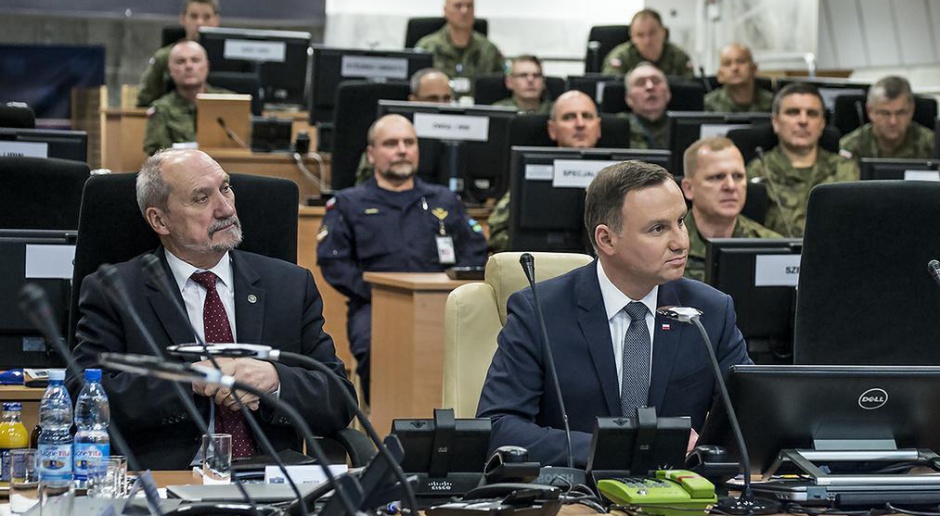 Konflikt Duda-Macierewicz: Nominacje generalskie zostaną przeniesione