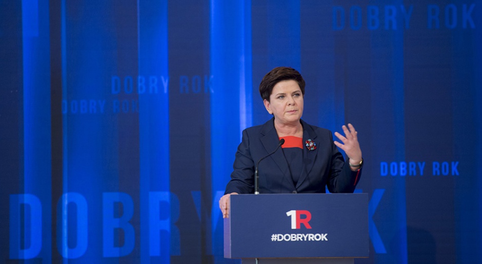 Premier będzie w Krakowie na ponownym pochówku pary prezydenckiej