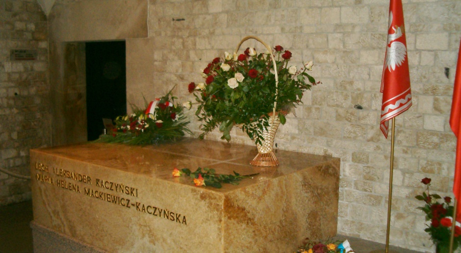 Katastrofa w Smoleńsku, ekshumacje: Nowy sarkofag gotowy. Ponowny pogrzeb Lecha i Marii Kaczyńskich wieczorem