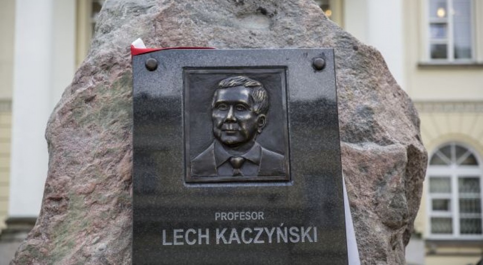 Warszawa. Uroczystość w 14. rocznicę zaprzysiężenia Lecha Kaczyńskiego na prezydenta stolicy