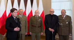 Weterani walk o niepodległość Polski otrzymają mundury od MON