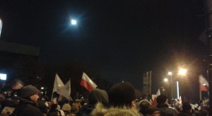 Marsz KOD przed siedzibą PiS: Nie dajmy się podzielić, razem obronimy demokrację 