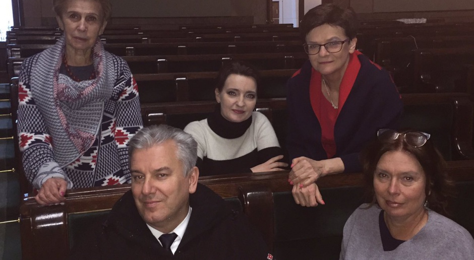 Posłowie opozycji nadal protestują w Sejmie