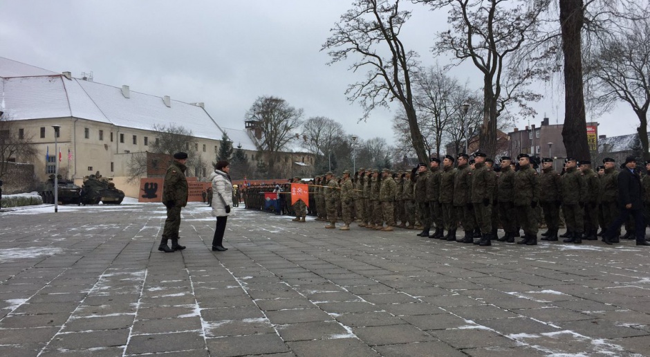 W Żaganiu uroczystość powitania żołnierzy amerykańskich z udziałem premier Beaty Szydło