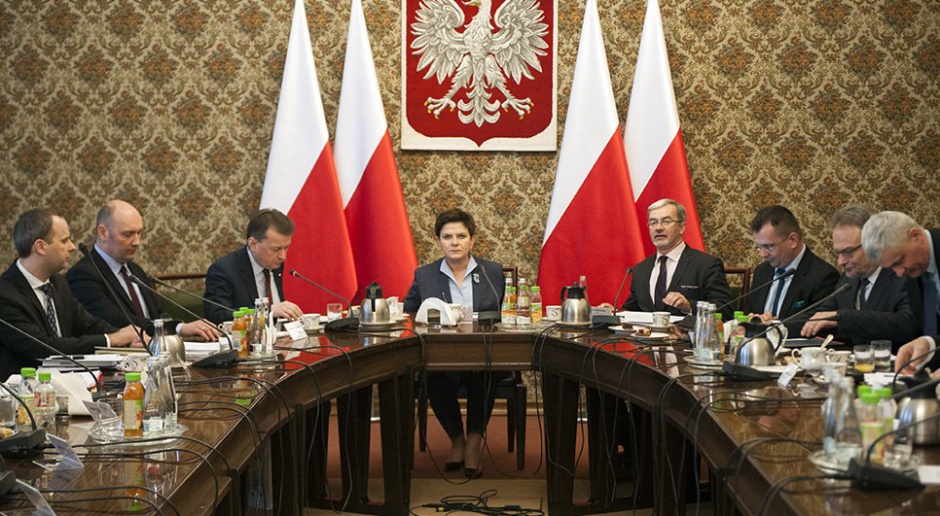 W kancelarii premiera odbyła się narada Beaty Szydło i szefa MSWiA z wojewodami