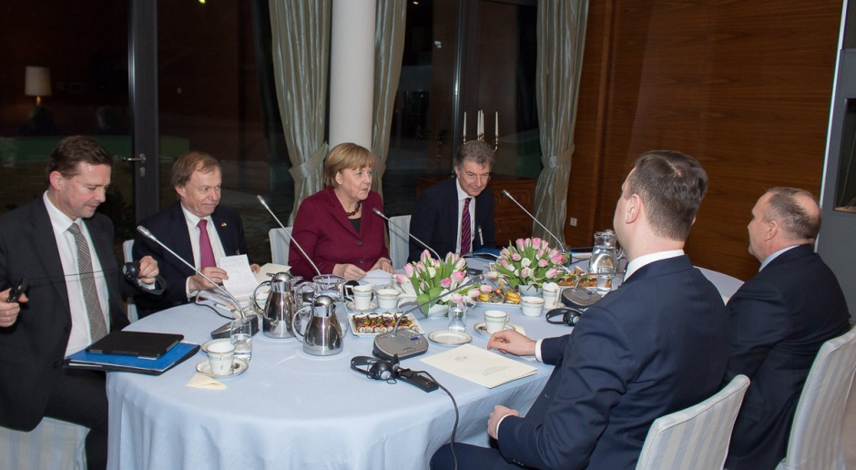 Grzegorz Schetyna z Angelą Merkel o Tusku, migracji i sytuacji w Polsce